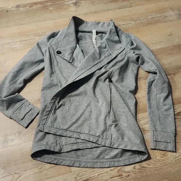 Lululemon Coast Wrap Jacket - Picture 2 of 8
